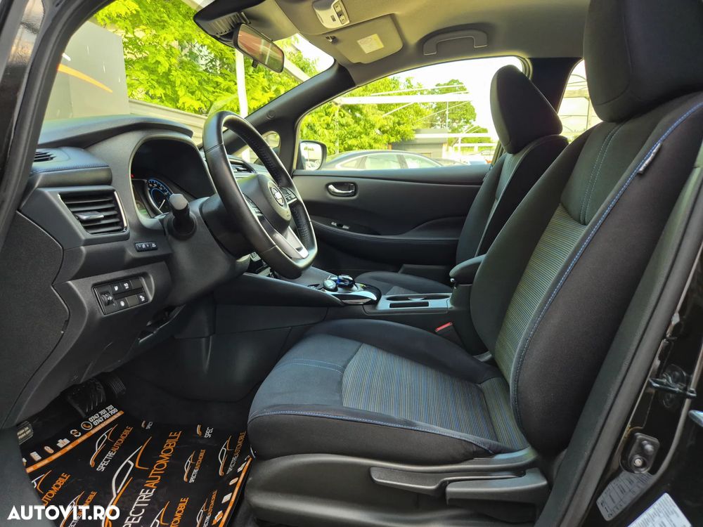 Nissan LEAF 40 kWh N-Connecta - 11
