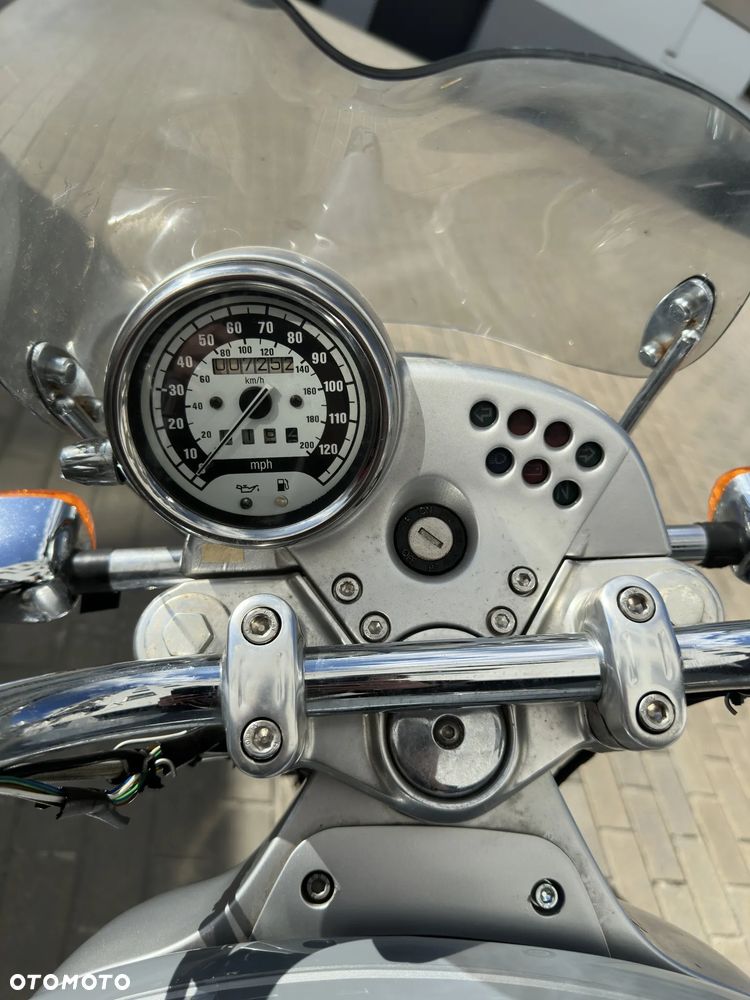 BMW R - 8