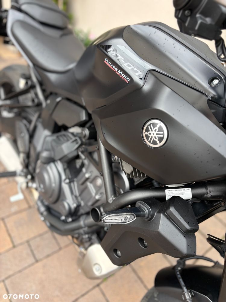 Yamaha MT - 8