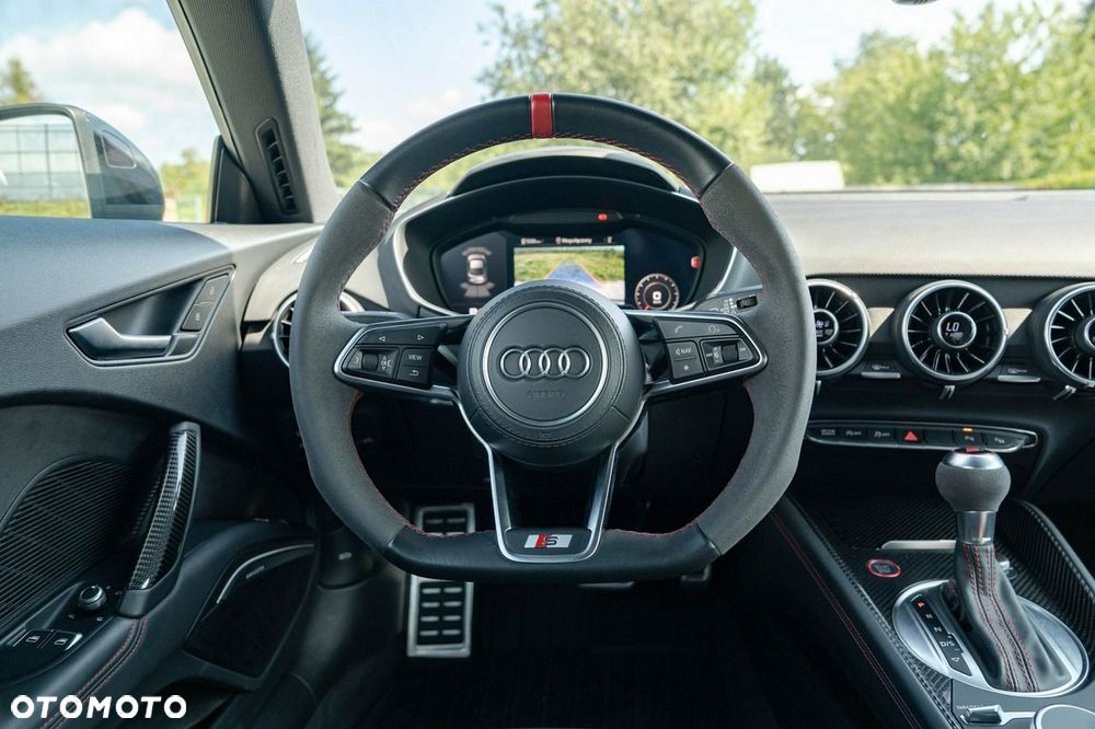 Audi TT S Coupé - 18