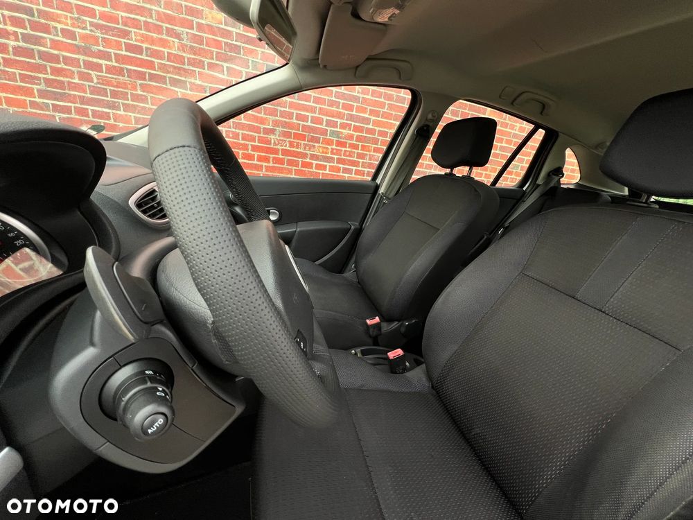 Renault Clio - 13