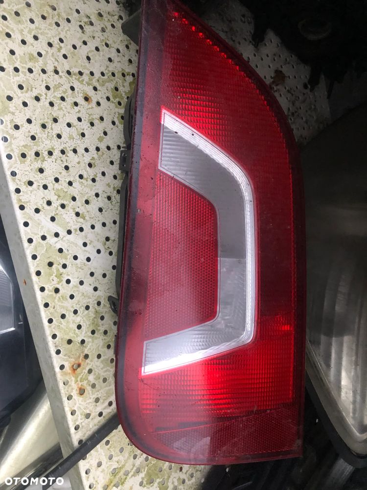 VW UP 1S0 11-16 LAMPA TYLNA LEWA ORYGINAŁ 1S0945095G