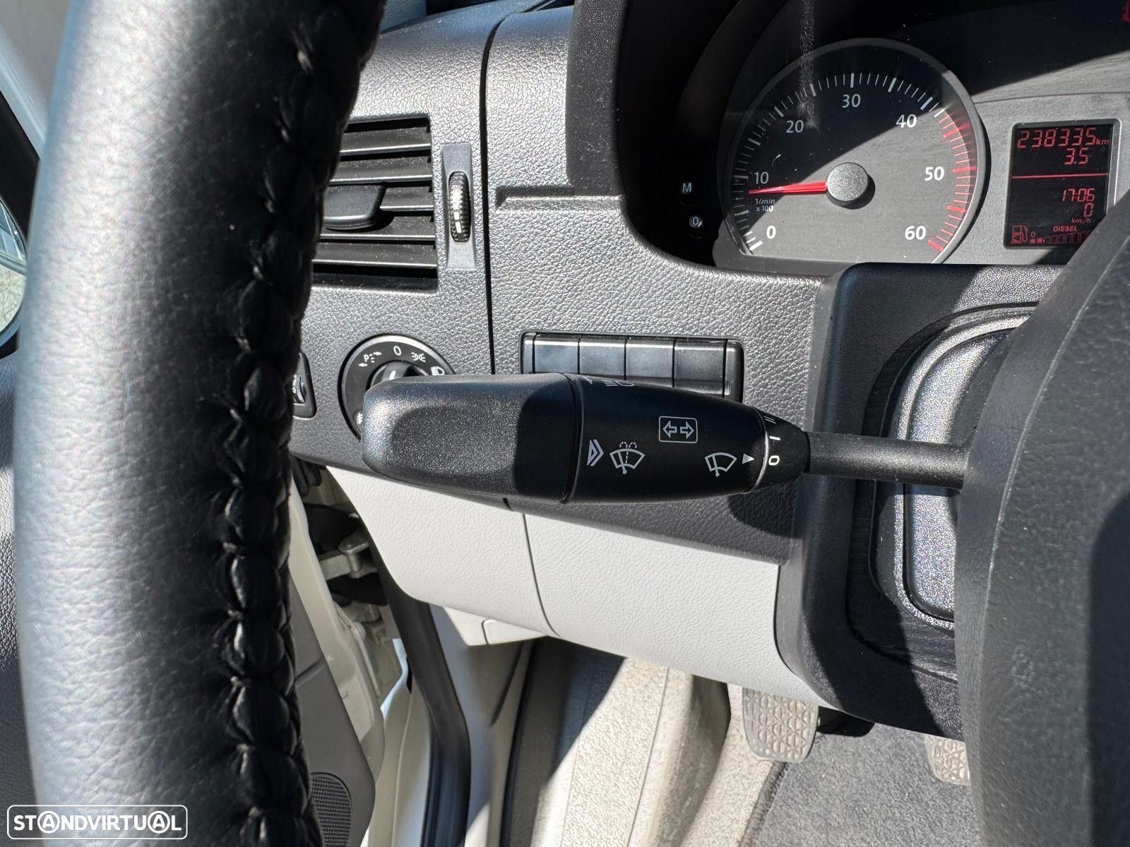 VW Crafter 30 2.5 TDi 136 CD Média - 16