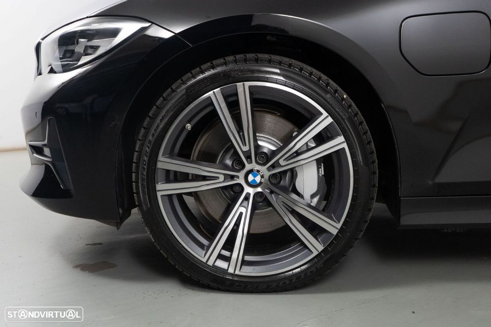 BMW 330 e Line Luxury Auto - 20