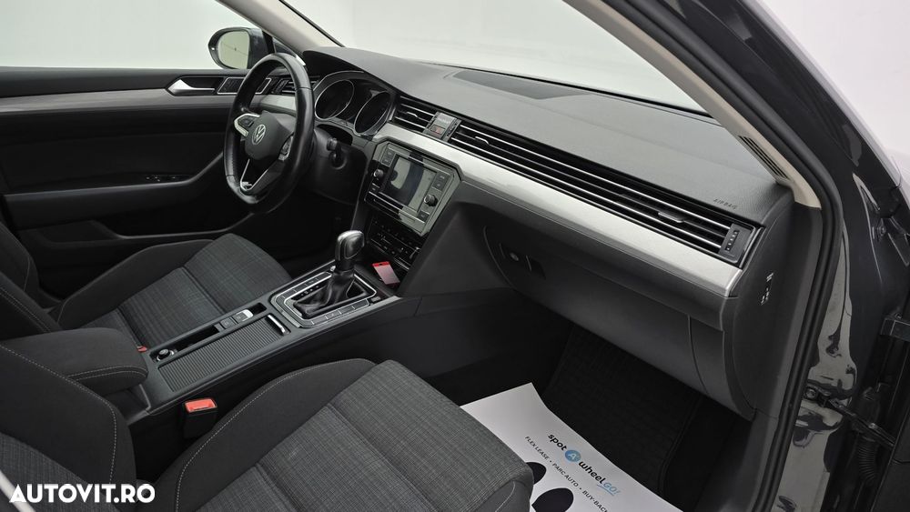 Volkswagen Passat - 20
