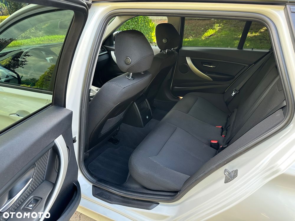 BMW Seria 3 - 22