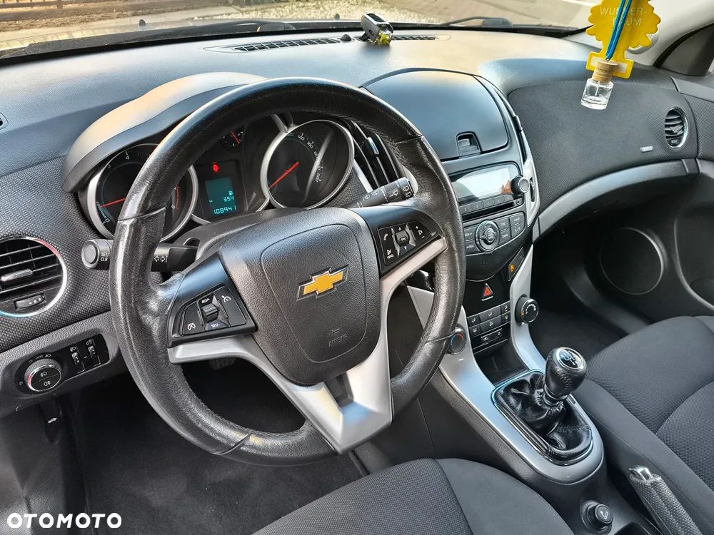 Chevrolet Cruze 1.6 LT - 17