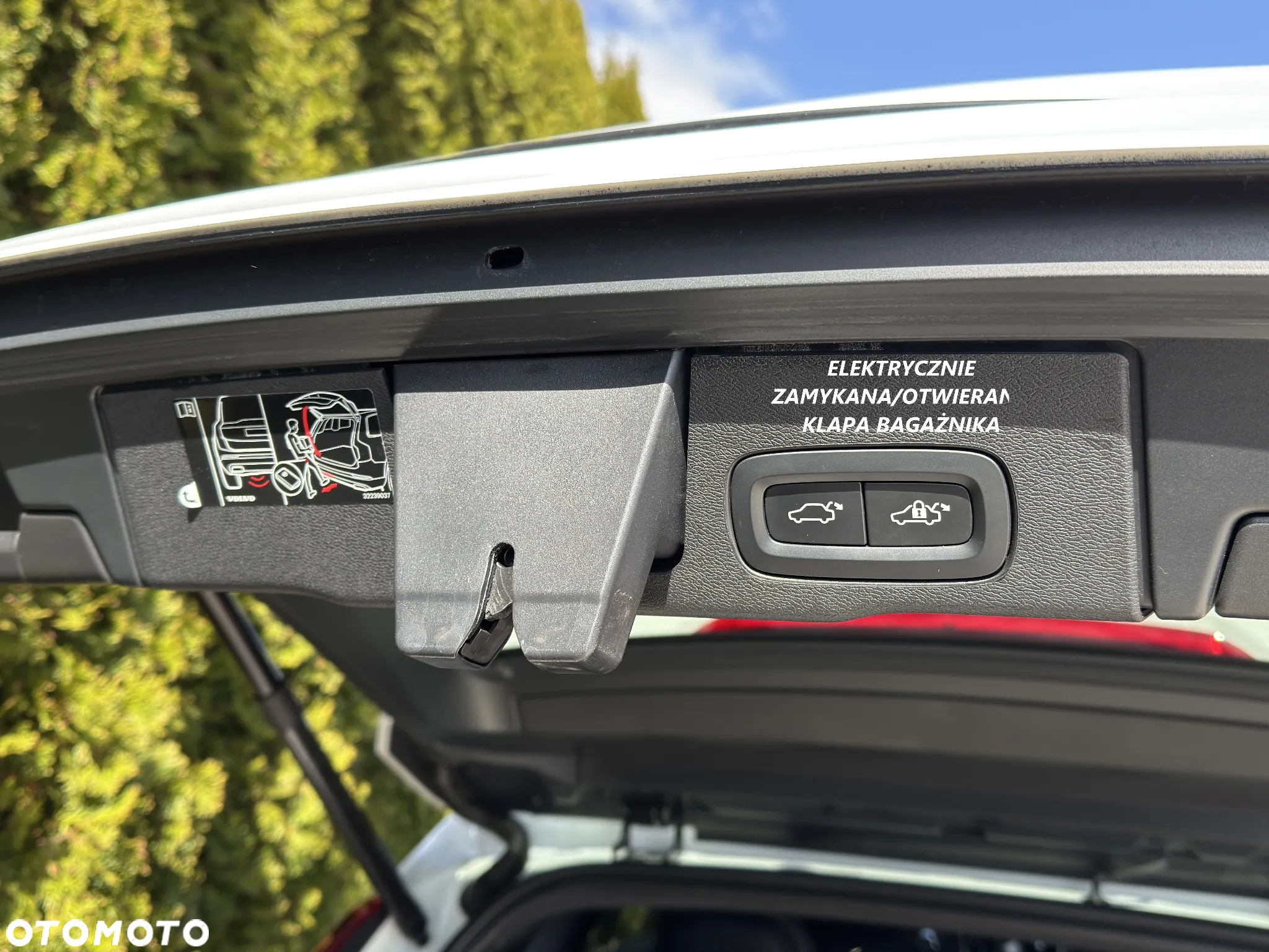 Volvo XC 60 B4 D Plus Dark - 14