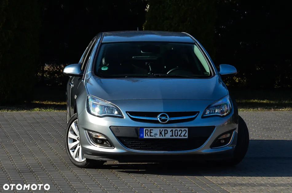 Opel Astra 1.4 Turbo Cosmo - 2