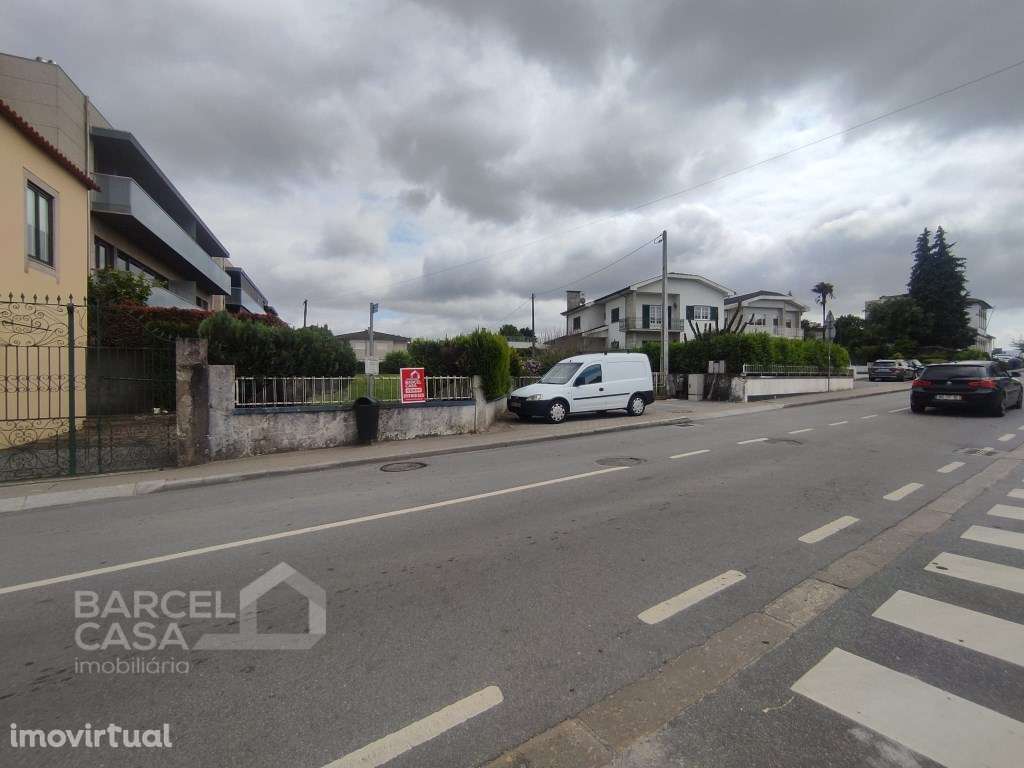 Oportunidade Única de Investimento em Zona Nobre de Barcelinhos - B... - Grande imagem: 3/26