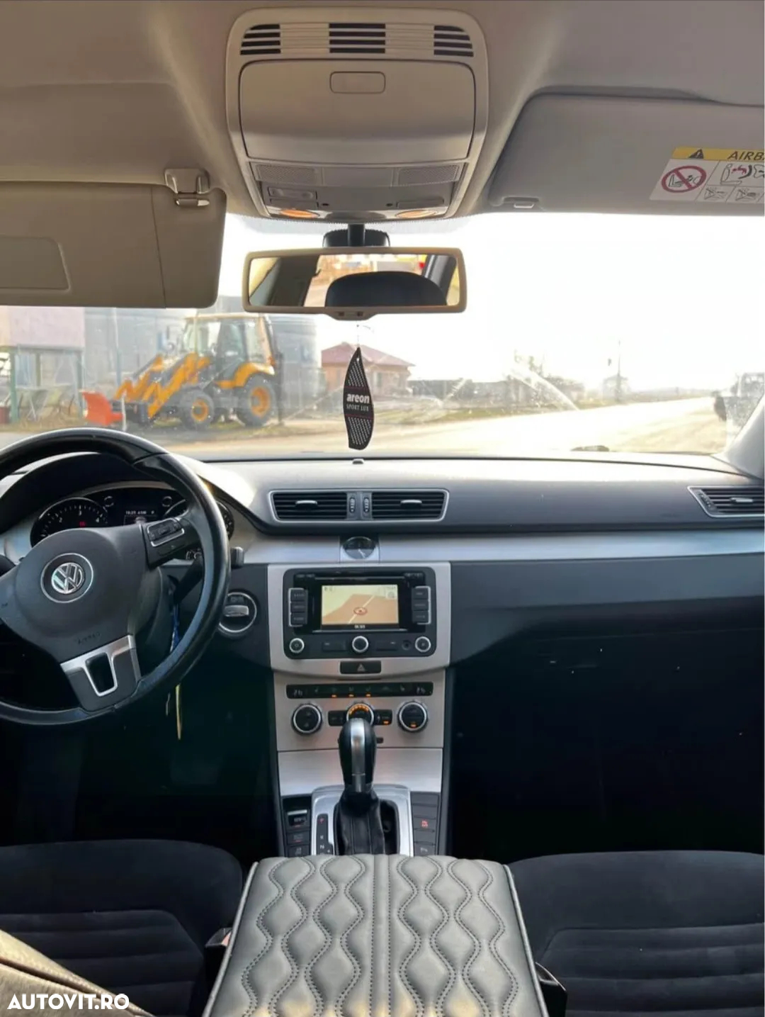 Volkswagen Passat Variant 2.0 TDI BlueMotion Technology DSG Comfortline - 8