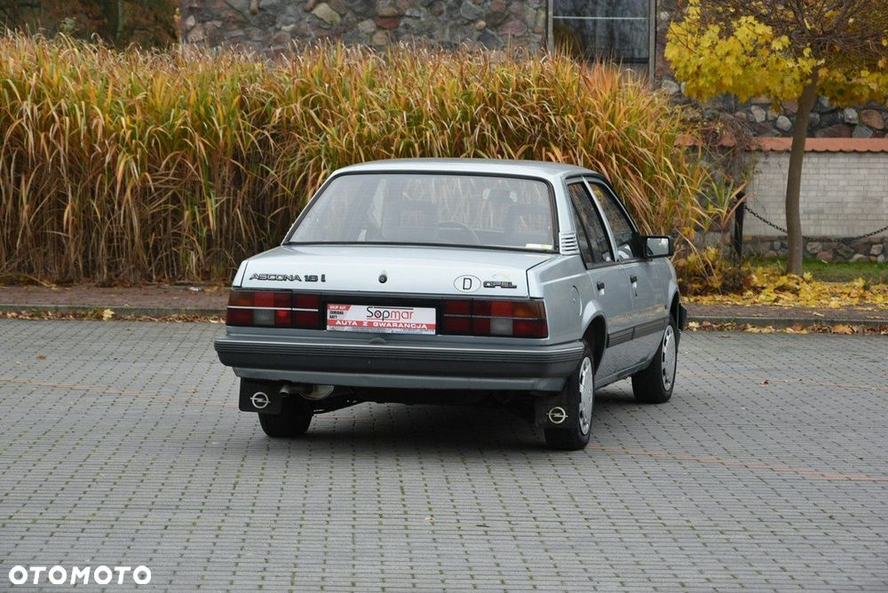 Opel Ascona 1.6 L - 18