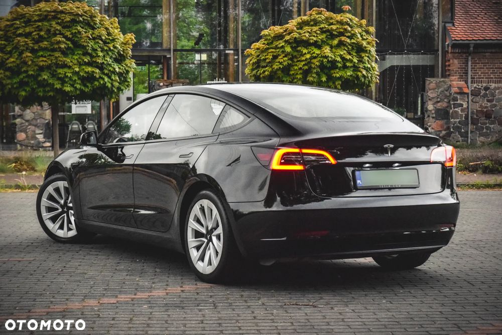 Tesla Model 3 Standard Range Plus - 4