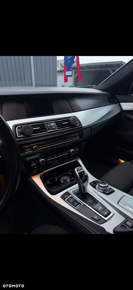 BMW Seria 5 520d - 14