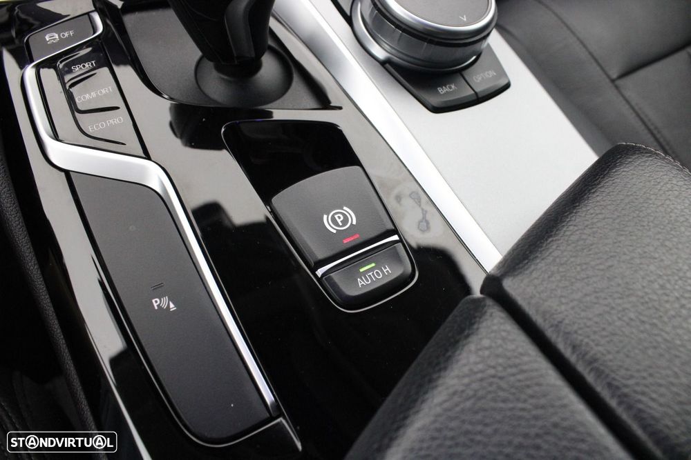 BMW 520 d Auto - 25