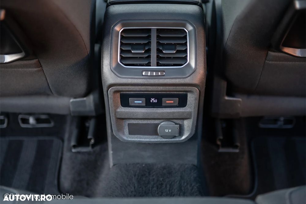 Volkswagen Tiguan - 32