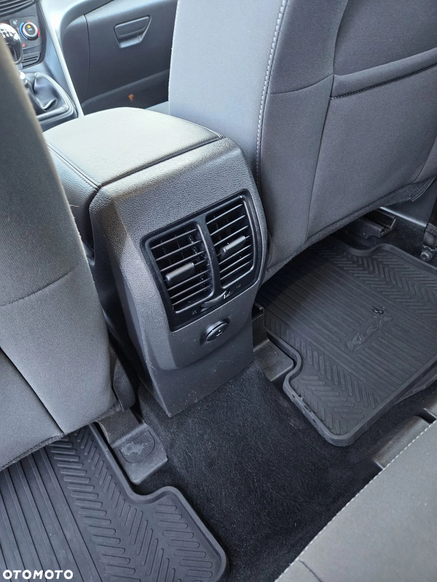 Ford Kuga 2.0 TDCi AWD Titanium - 31