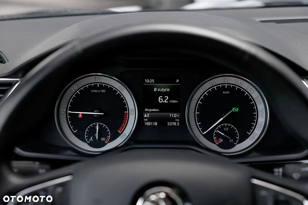 Skoda Superb 2.0 TDI 4x4 L&K DSG - 19