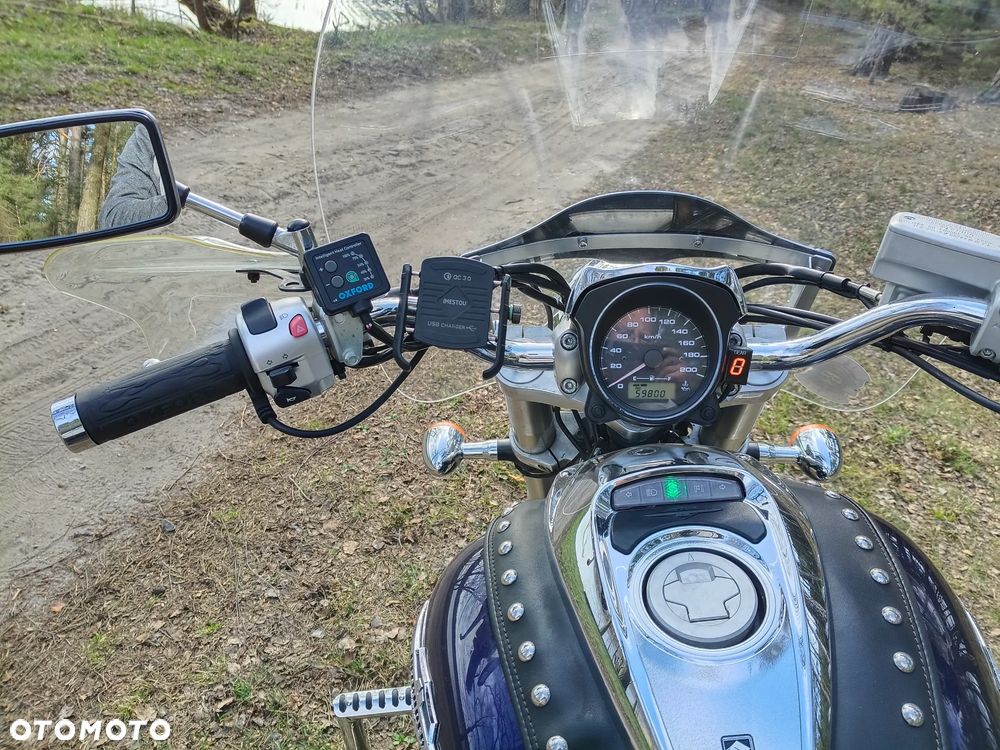 Suzuki Intruder - 7