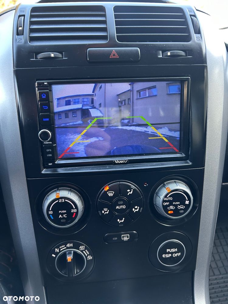 Suzuki Grand Vitara 2.0 - 19