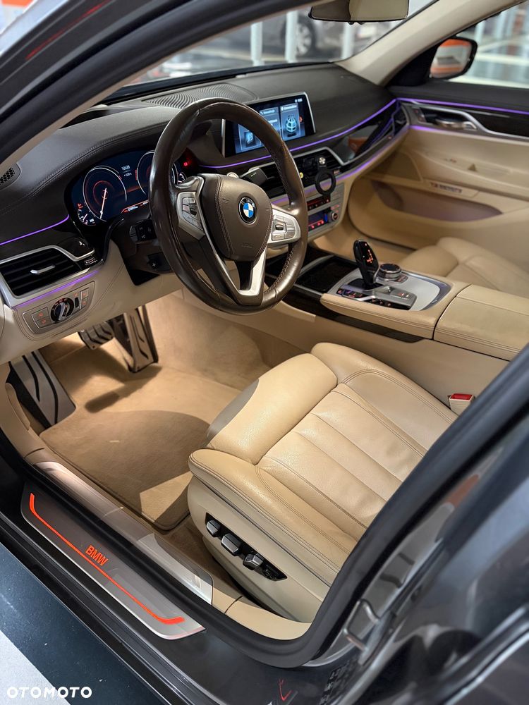 BMW Seria 7 - 29