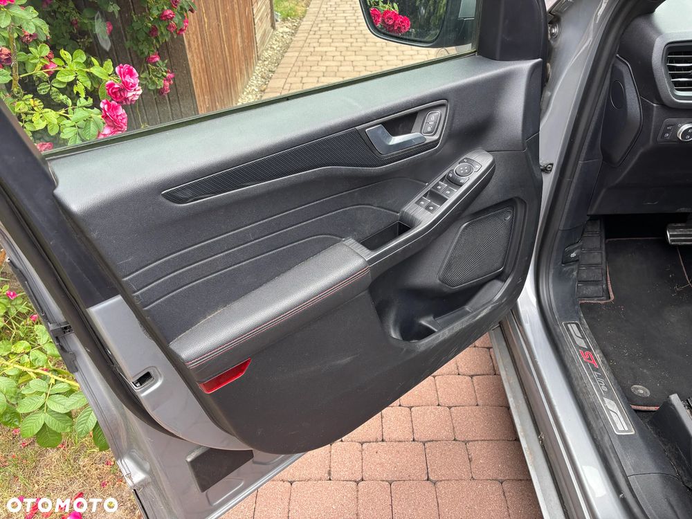 Ford Kuga 2.5P PHEV FWD ST-Line X - 13