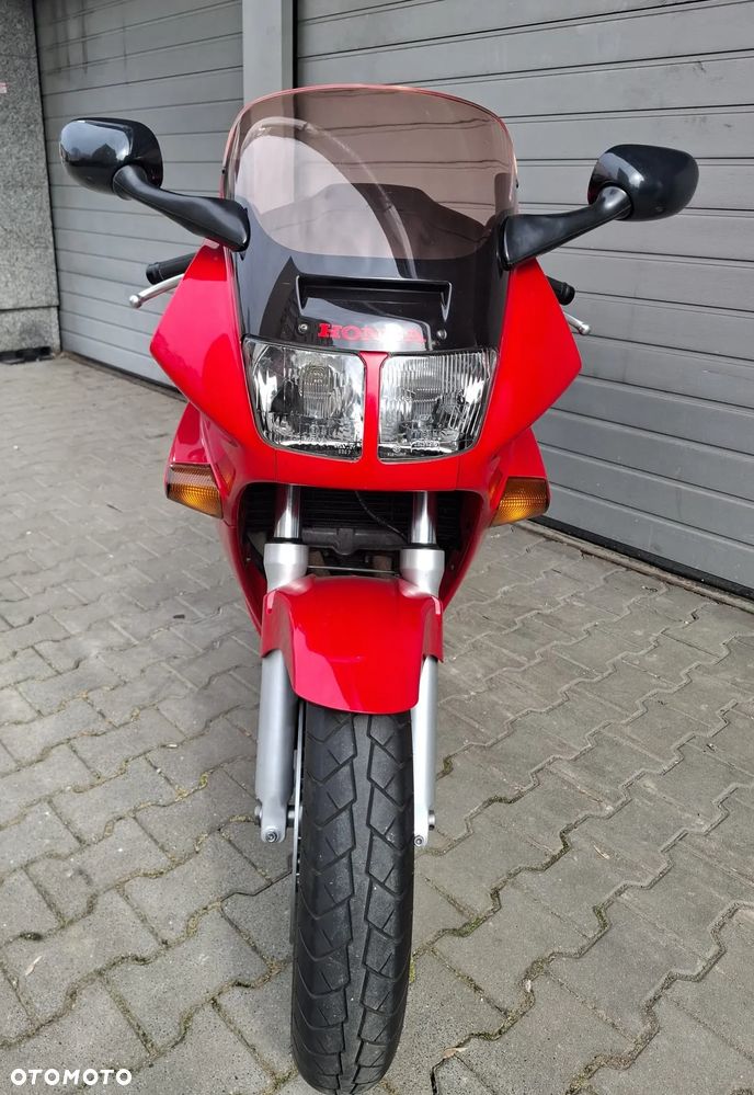 Honda VFR - 8