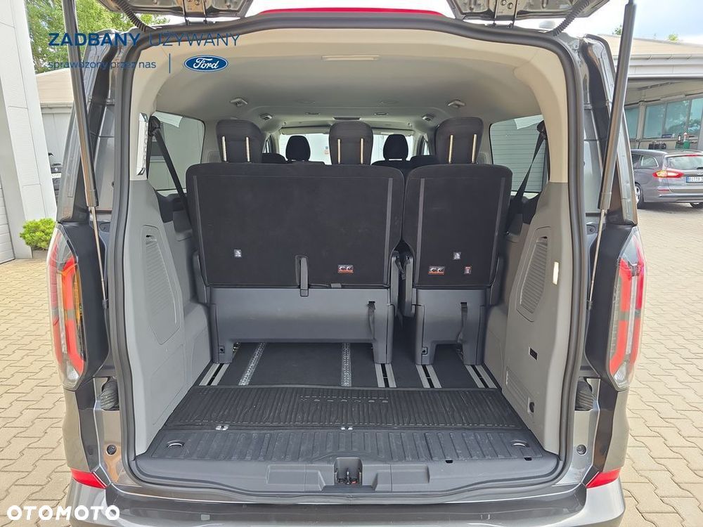 Ford Tourneo Custom - 11