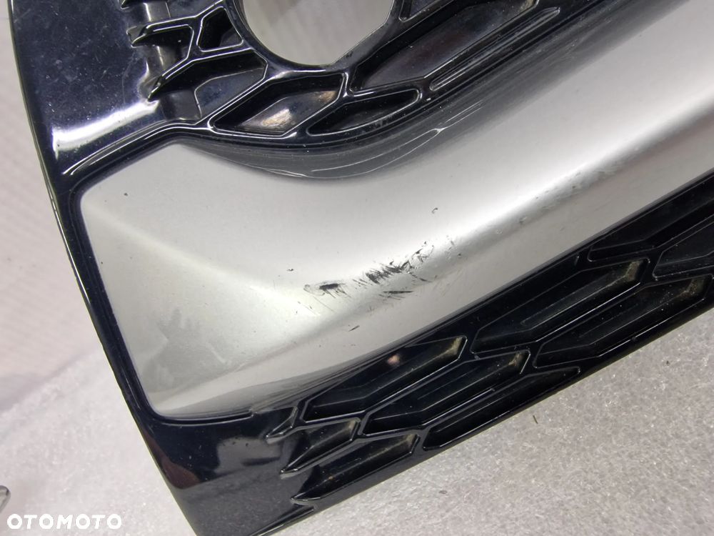 NISSAN QASHQAI J11 LIFT 17- PRAWA KRATKA BOCZNA ZDERZAKA PRZEDNIEGO PRZÓD , NR 62256HV20A , NR AUKCJI A/4 - 9