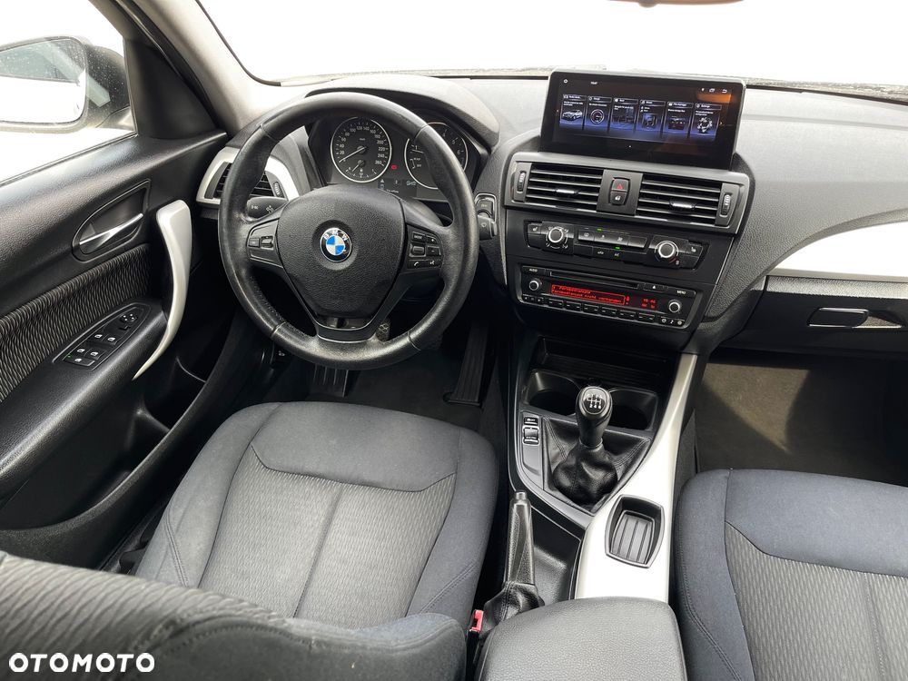 BMW Seria 1 118i Sport Line - 26