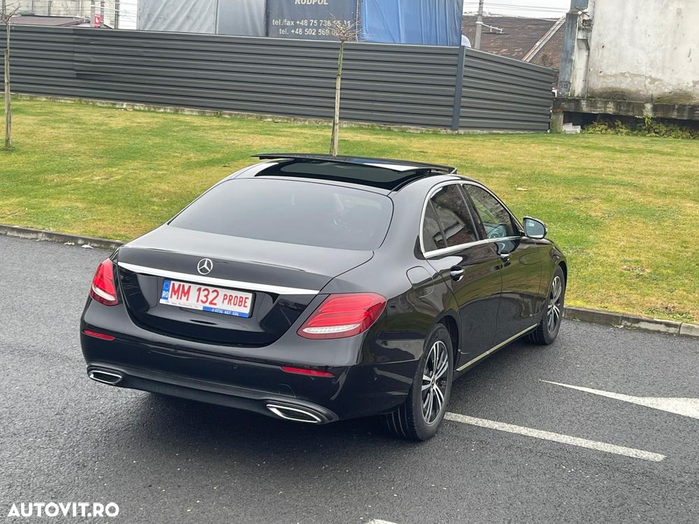 Mercedes-Benz E 220 d 4Matic T 9G-TRONIC Avantgarde - 33