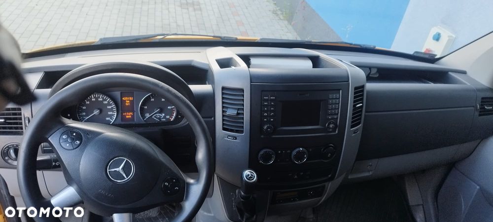 Mercedes-Benz Sprinter - 9