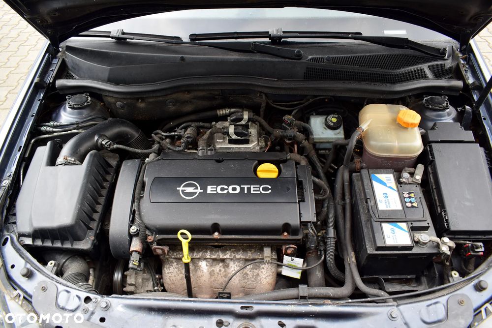 Opel Astra 1.6 Sport - 22