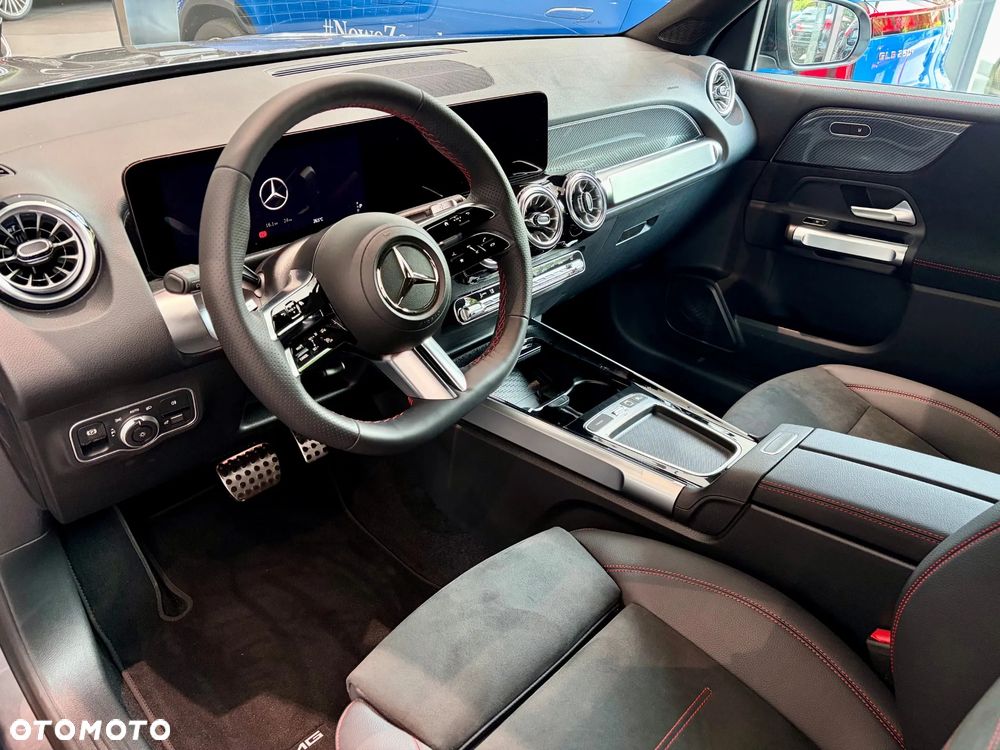 Mercedes-Benz GLB 200 mHEV AMG Line 7G-DCT - 7