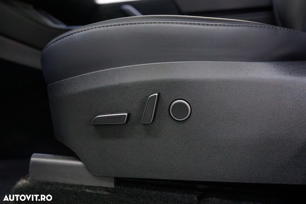 Tesla Model Y Long Range Dual Motor AWD - 12