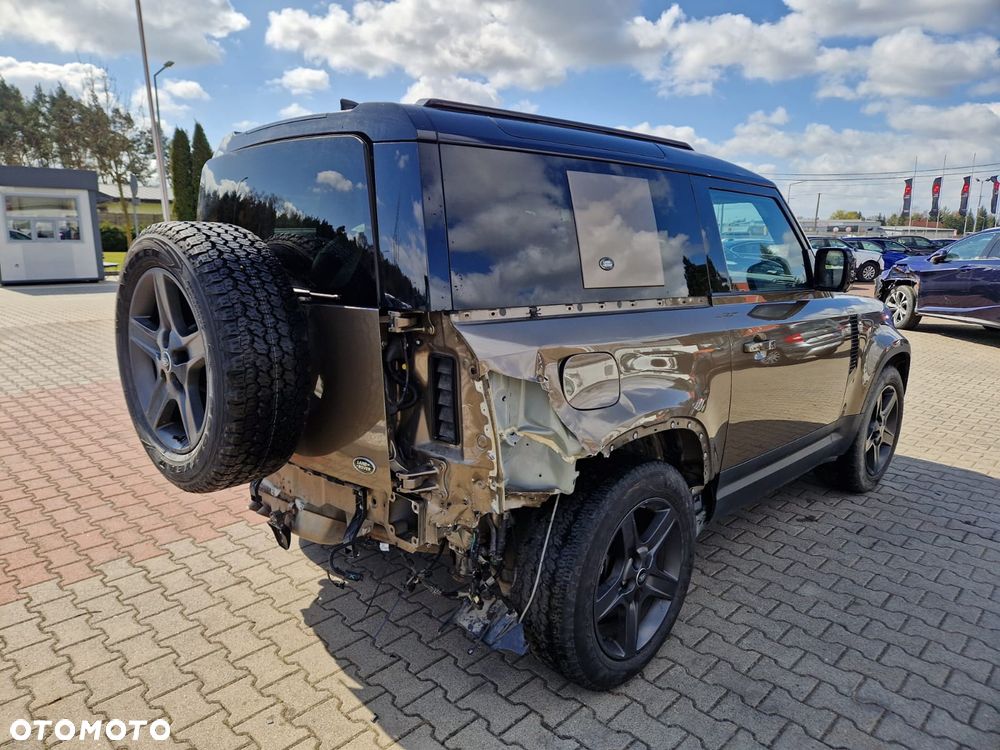 Land Rover Defender - 5