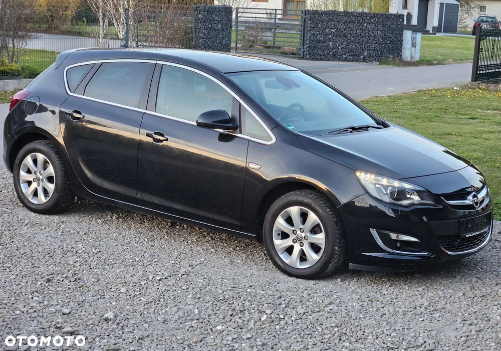 Opel Astra 1.4 T Essentia - 2