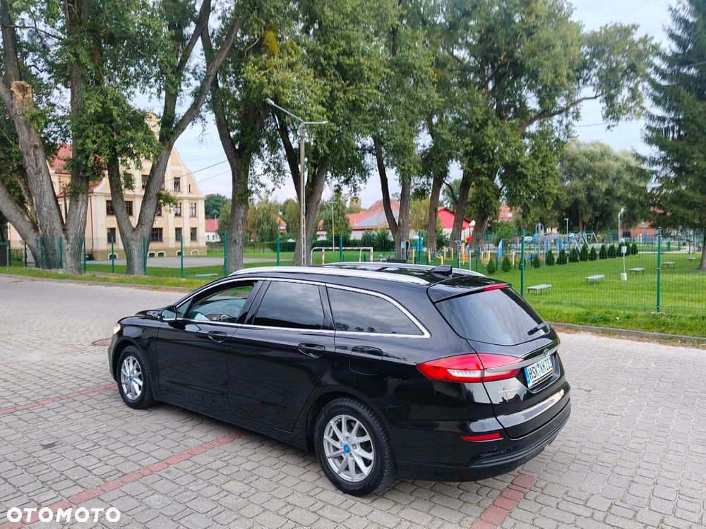 Ford Mondeo - 28