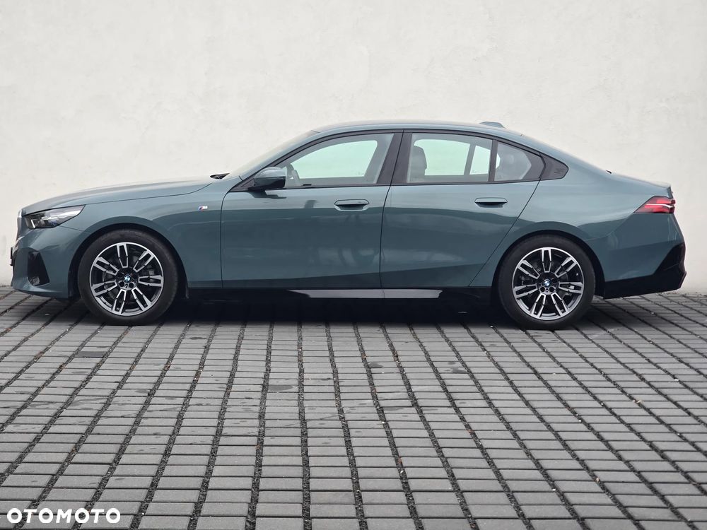 BMW Seria 5 520d xDrive mHEV M Sport - 4