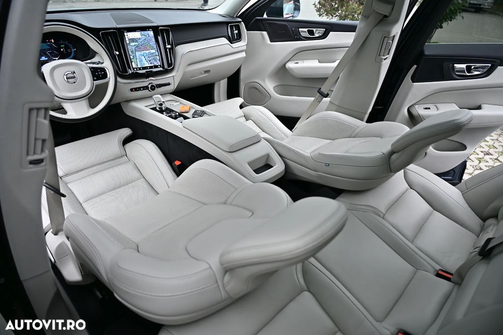 Volvo XC 60 T6 AWD Recharge Geartronic Inscription Expression - 24