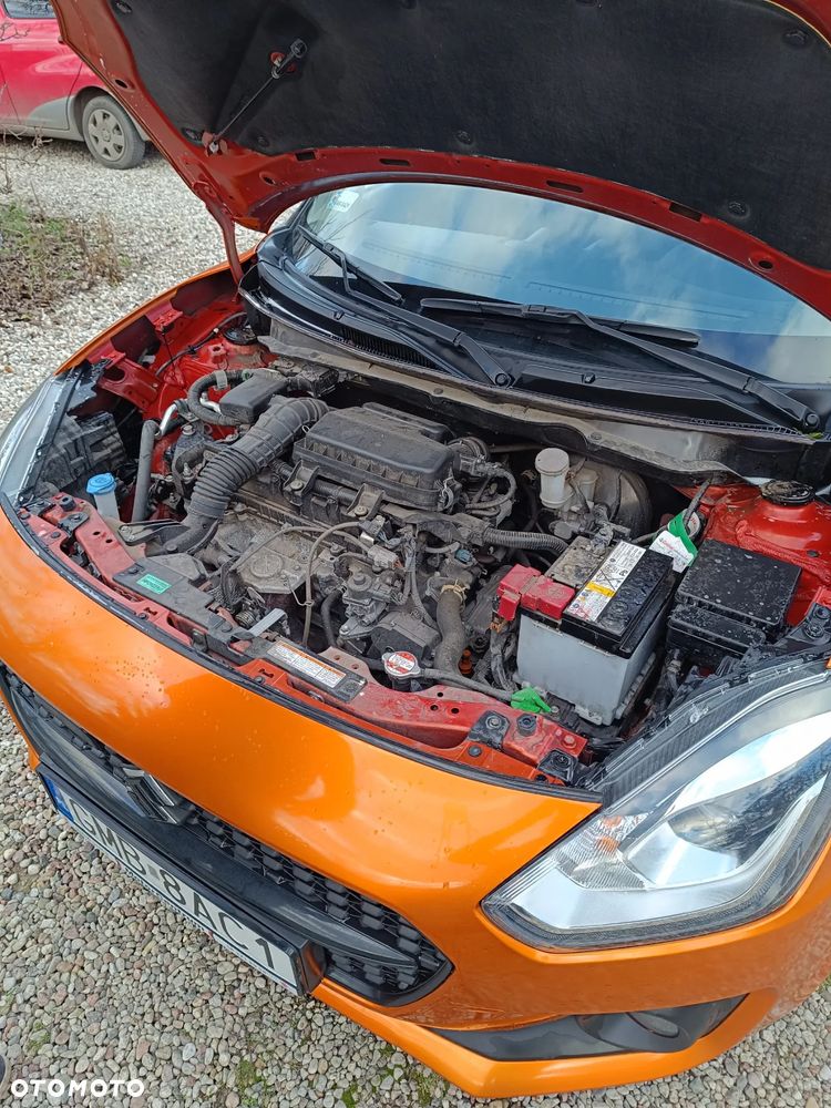 Suzuki Swift 1.2 Dualjet SHVS Premium Plus CVT - 2