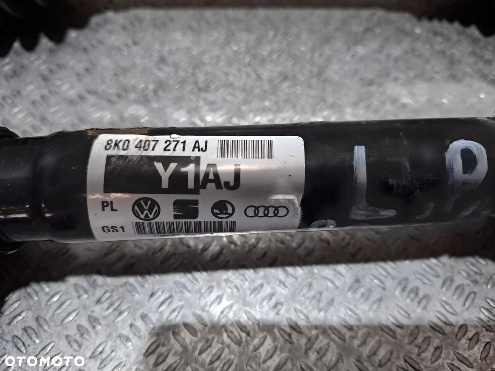Półoś Audi A4 B8 krótka 2,0 TDI 2013 lift nr 8K0407271AJ - 2