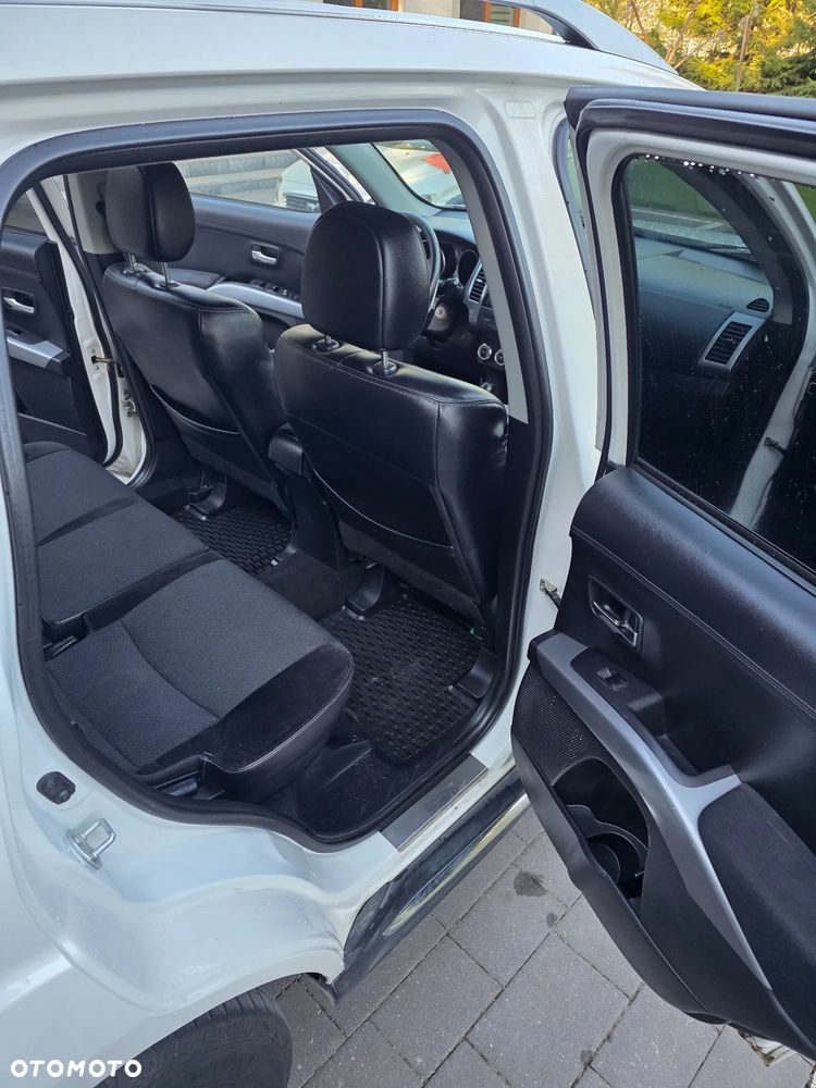 Mitsubishi Outlander 2.2 DI-D 4WD TC-SST Instyle - 9
