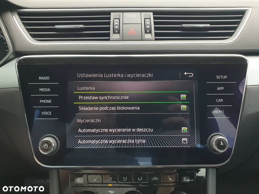 Skoda Superb 2.0 TDI Ambition DSG - 30