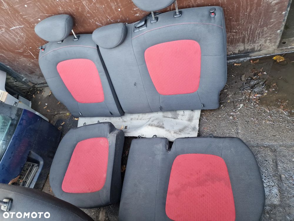 Komplet  foteli  hyundai  i20  12-14 - 1