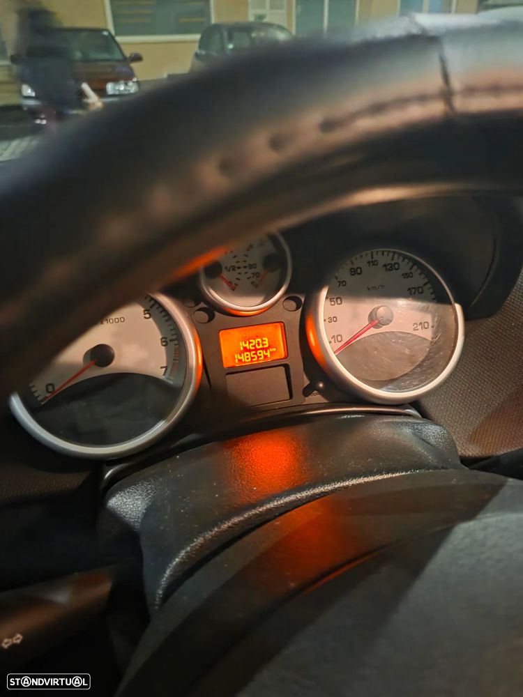 Peugeot 207 1.4 16V Open - 2