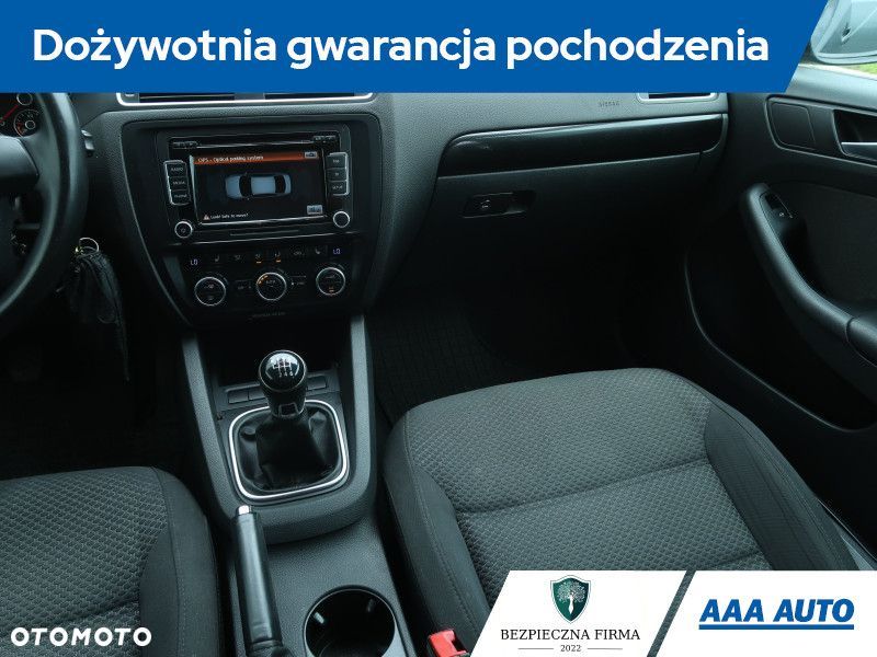 Volkswagen Jetta - 9