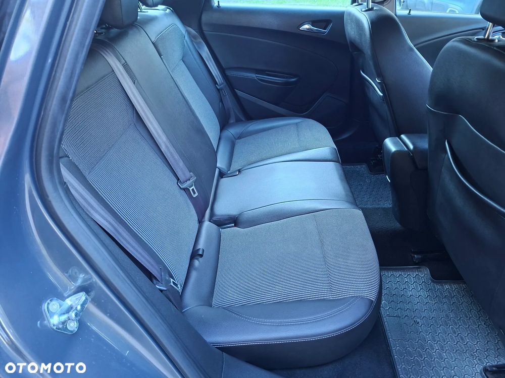 Opel Astra 1.4 T Cosmo - 28