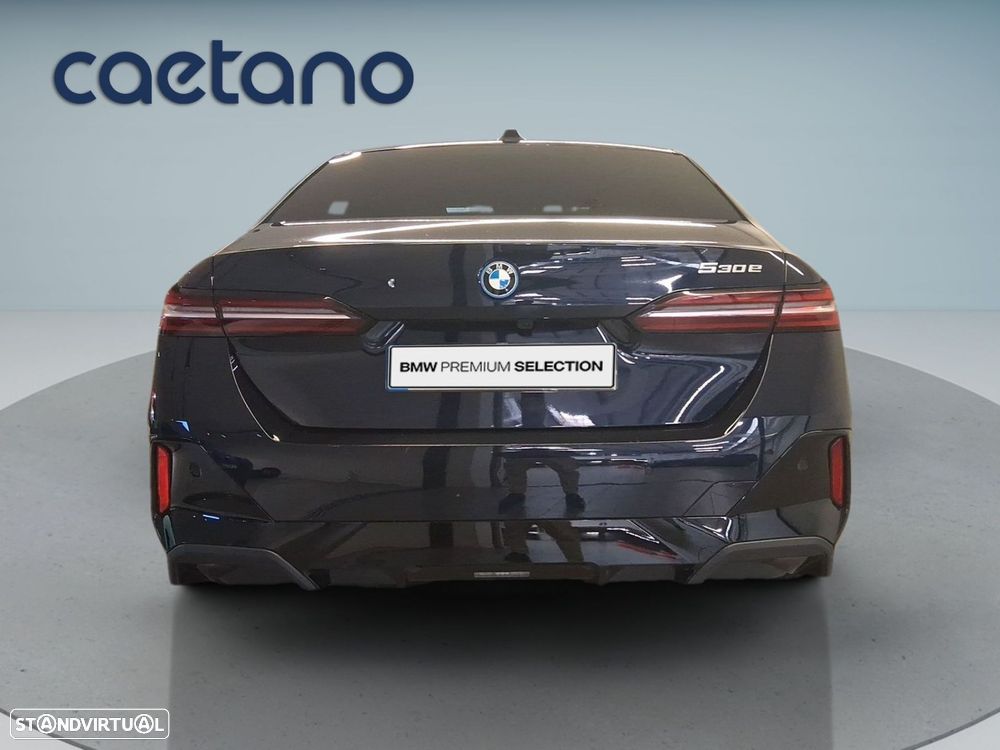 BMW 530 e Pack Desportivo M - 7