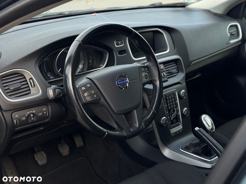 Volvo V40 D2 - 14